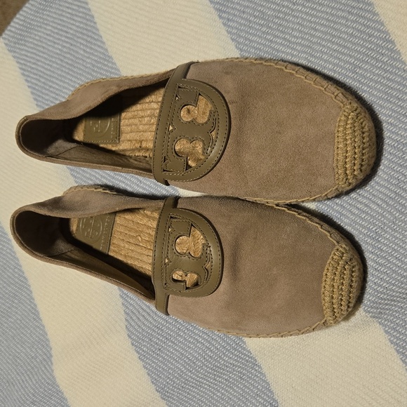 Tory Burch Suede Flats‎ - Picture 2 of 8